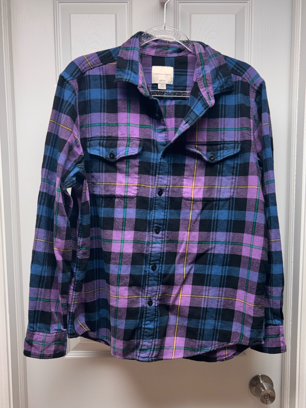 Men’s American Eagle Classic Fit Plaid Flannel Shirt – Size Large
